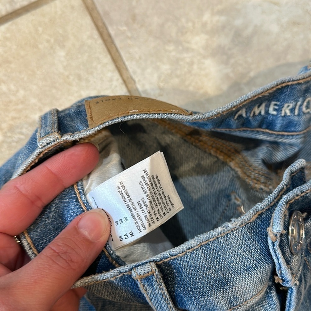 NWT! American Eagle 90s Boyfriend Long Length Destroyed Denim Shorts Jorts 00 - Picture 3 of 6